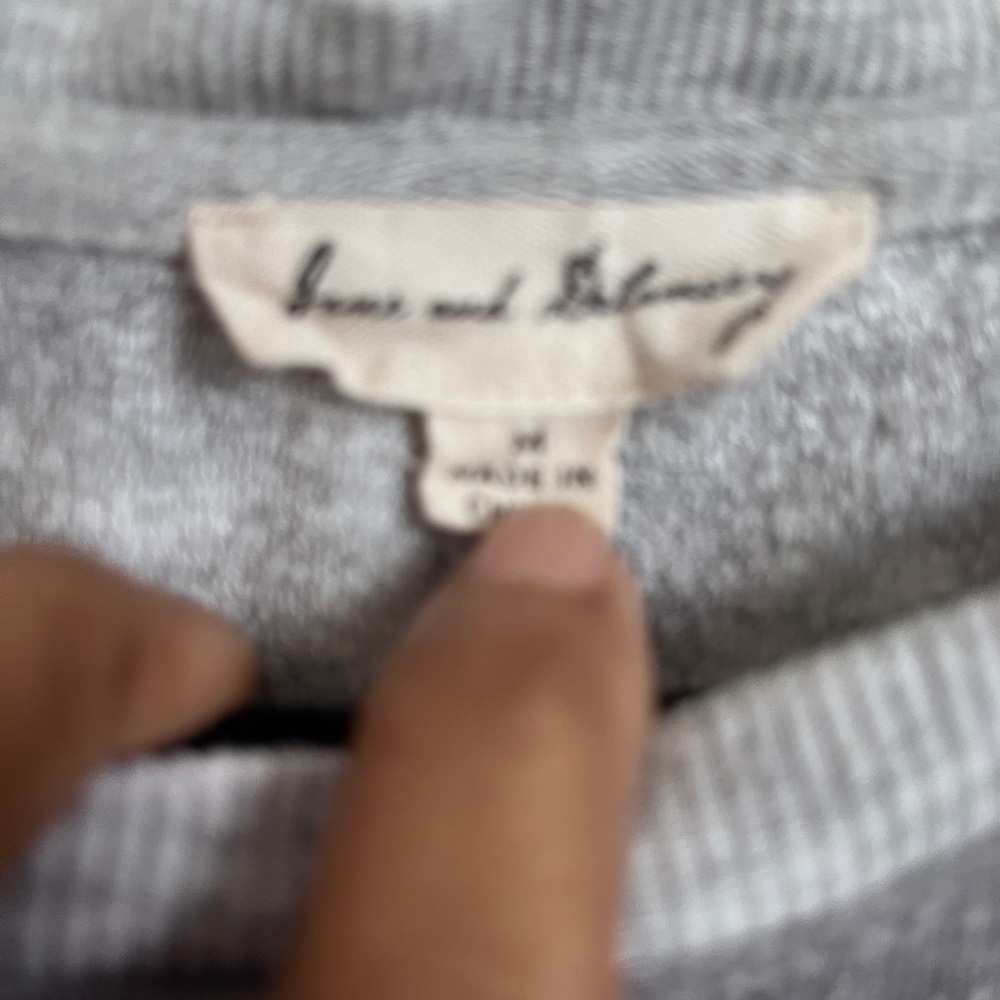 Jane and Delancey Gray Camo Lounge knit sweatshirt top Size medium - Picture 3 of 5